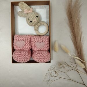 Rankų darbo rinkinukai mergytėms su barškučiu - kramtuku ir tapukais